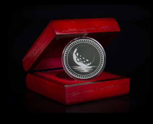 سکه نقره ۵۰ گرمی زرین شمش در بسته‌بندی از نمای جلو