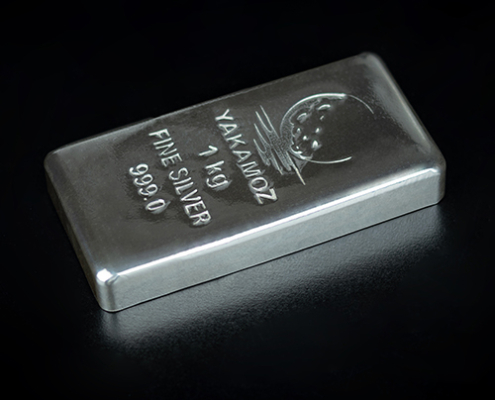 شمش نقره ۱ کیلوگرمی زرین شمش بدون بسته‌بندی از نمای بغل